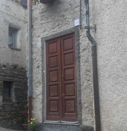 Villa Ca' du Barbè: tra le Alpi e il Mare à Mendatica Extérieur photo