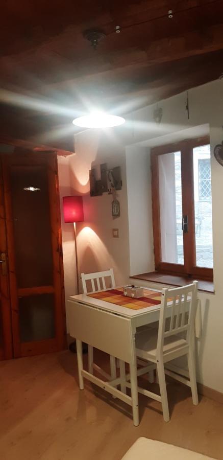 Villa Ca' du Barbè: tra le Alpi e il Mare à Mendatica Extérieur photo
